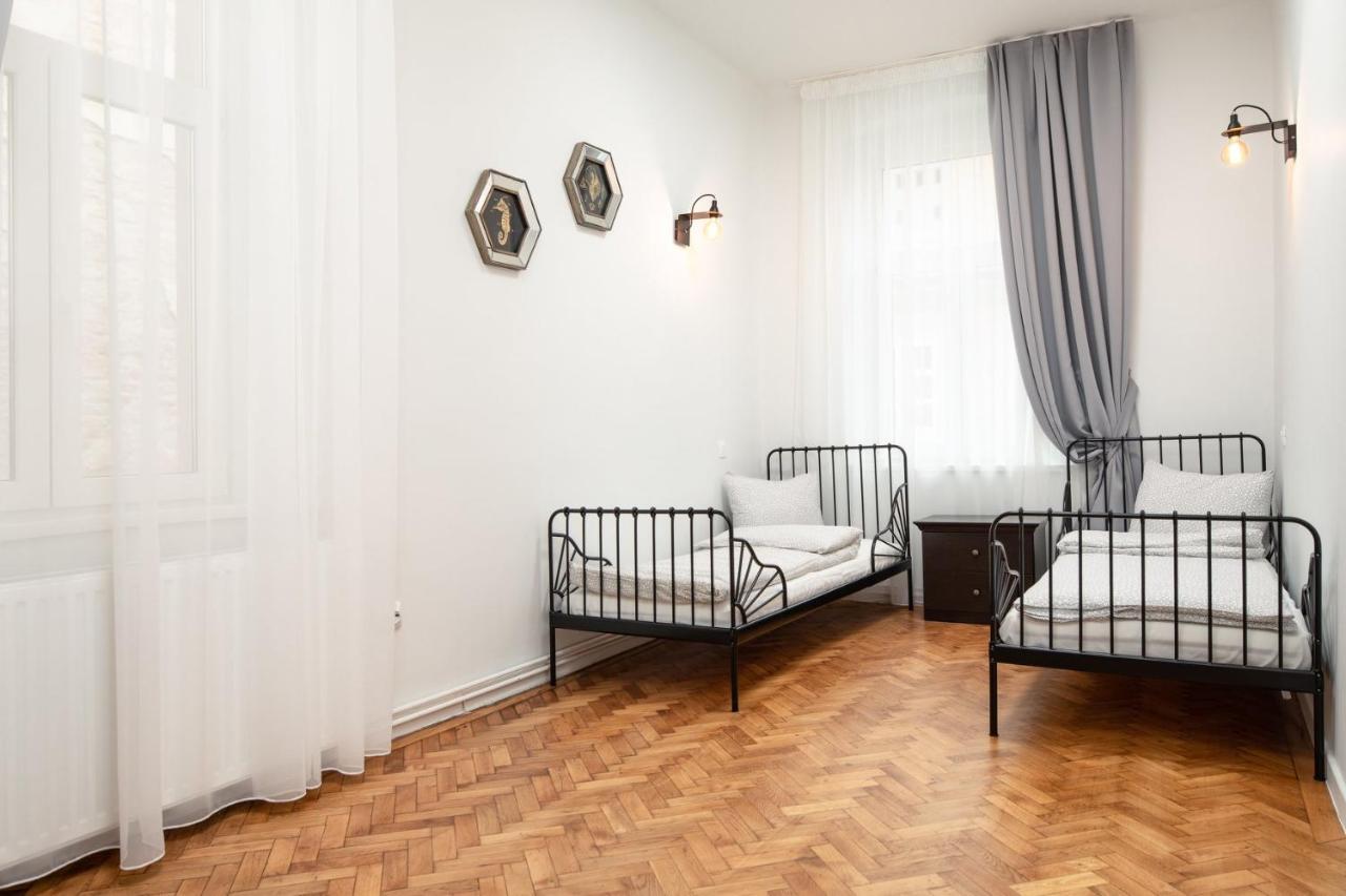 Albert Residence With Complimentary Parking Braszów Zewnętrze zdjęcie
